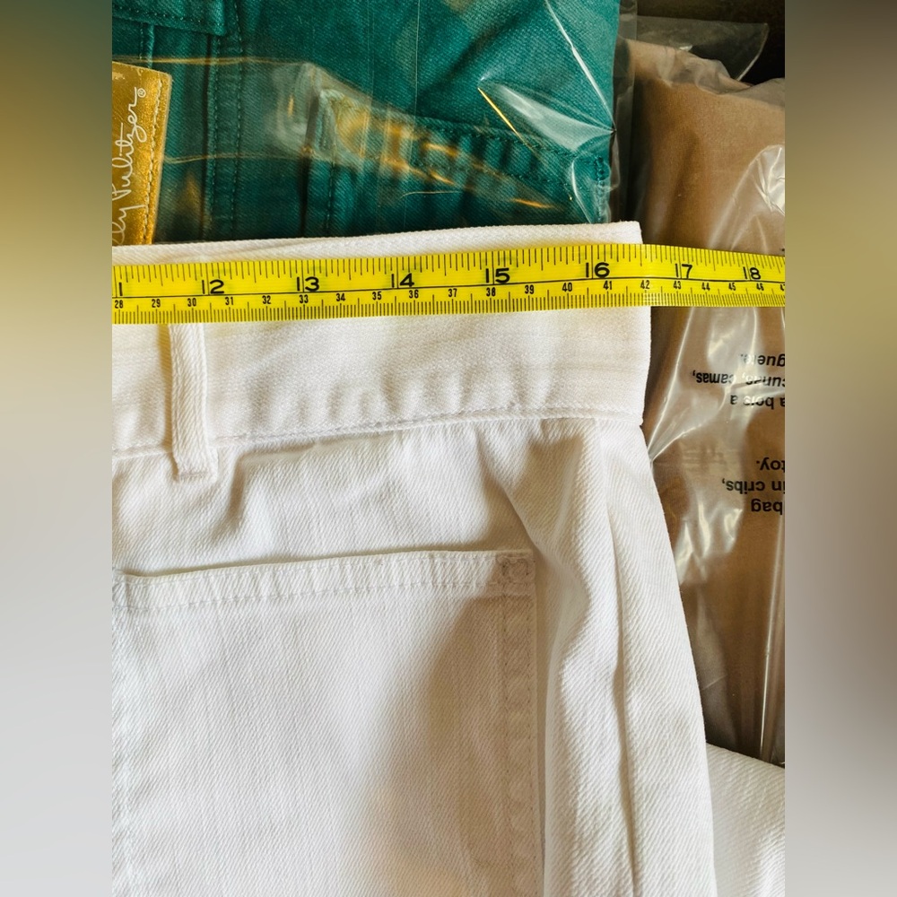 Lauren Ralph Lauren Women's White
Wide Leg Denim Jean Size 10 - Picture 8 of 10